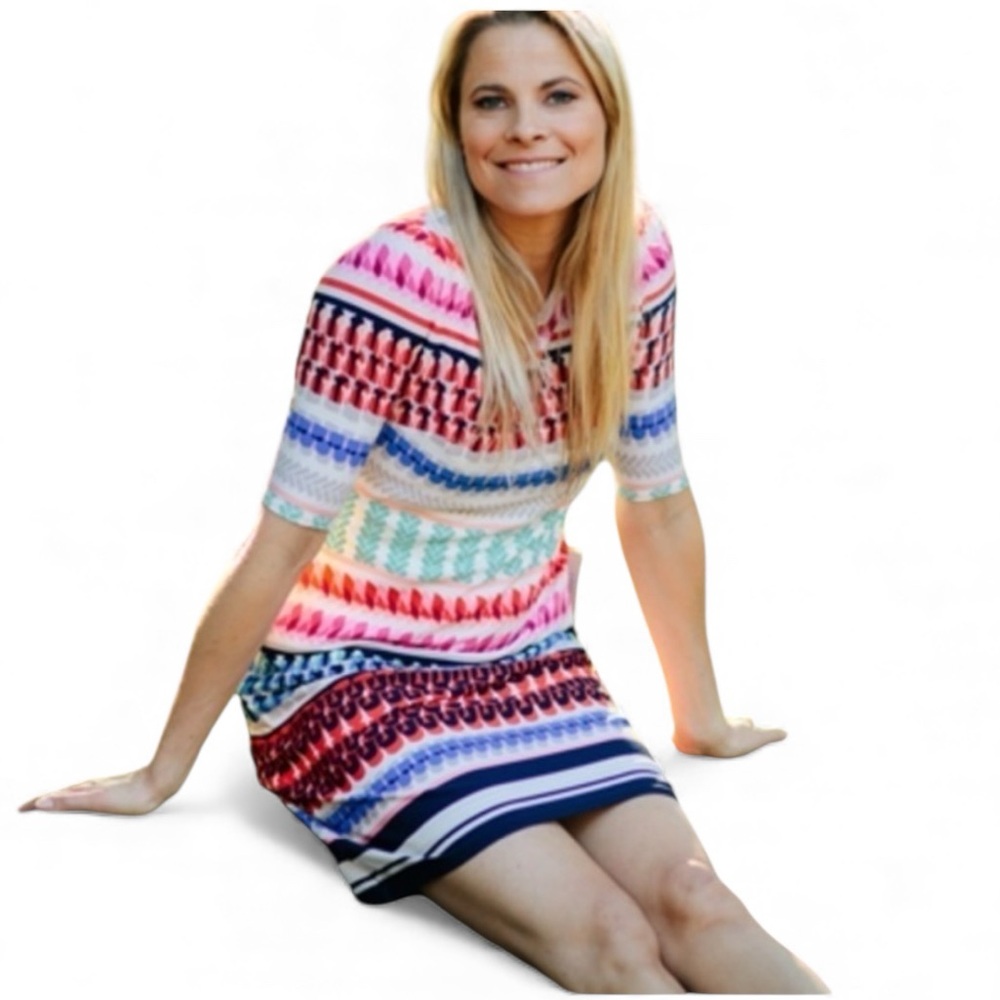 ELIZA J COLORFUL GEOMETRIC BLUE PINK PRINT SHORT SLEEVE STRETCH LINED DRESS